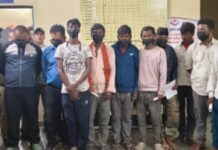 Big News : सार्वजनिक स्थान पर शराब पीने वालों को दून पुलिस ने सिखाया कानून का पाठ … शराबियों की बारात लेकर फिर थाने पहुँची दून पुलिस की वाहन सेवा … सार्वजनिक स्थानों , सड़क किनारे शराब पीने वालों 24 लोगों को पुलिस ने लिया हिरासत में