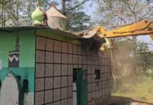 Big News : हरिद्वार जिले में सरकारी सिंचाई विभाग की भूमि पर बनी अवैध मजार को धामी सरकार के बुलडोजर ने किया ध्वस्त