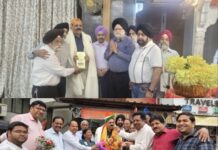 उत्तराखंड राज्य पिछड़ा वर्ग कल्याण परिषद के नवनियुक्त उपाध्यक्ष अशोक वर्मा से विभिन्न धार्मिक संस्थाओं के पदाधिकारियों ने मुलाकात की और उन्हें बधाई दी