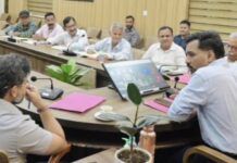 Big News : रोड कटिंग पर डीएम की सख्ती, कार्य पूर्ण कर तत्काल सड़क दुरुस्त करने के निर्देश; कार्यदायी संस्थाओं की जिम्मेदारी तय